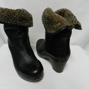 UGG Lynnea Leather Shearling lined fold-over mid calf clog boots black Size 10